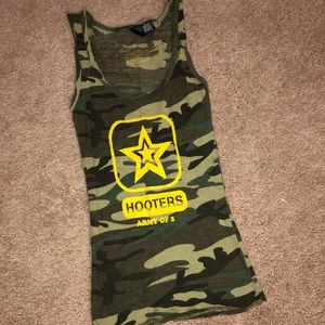 Hooter camo tank top